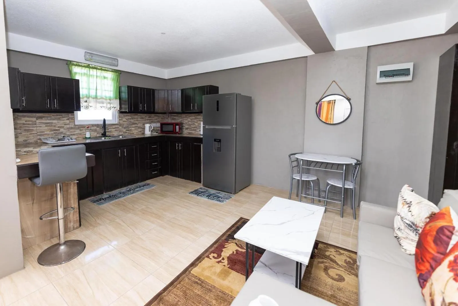 Roseau Canefield Apartment With Full Kitchen Air Conditioning And Wi-Fi Close To Town